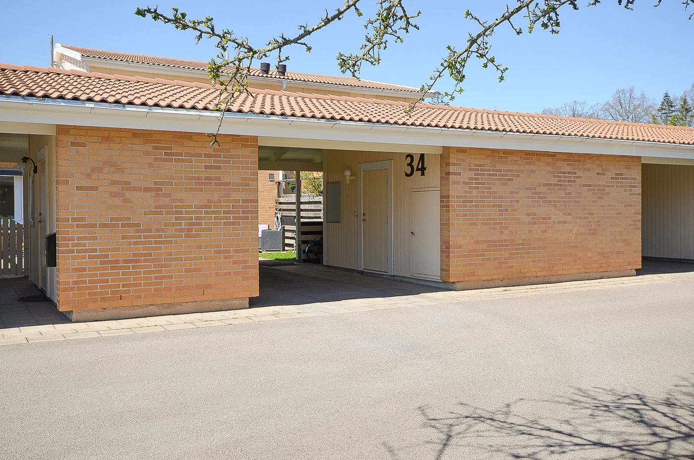 Vita lammets väg 34 , Björkenäs
